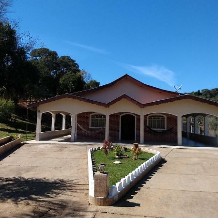 Sitio Dos Rodrigues Villa Lindoia Bagian luar foto